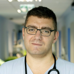 dr. Sári Csaba portré