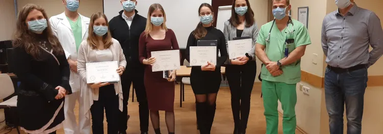 TDK halagtói csoportkép oklevéllel